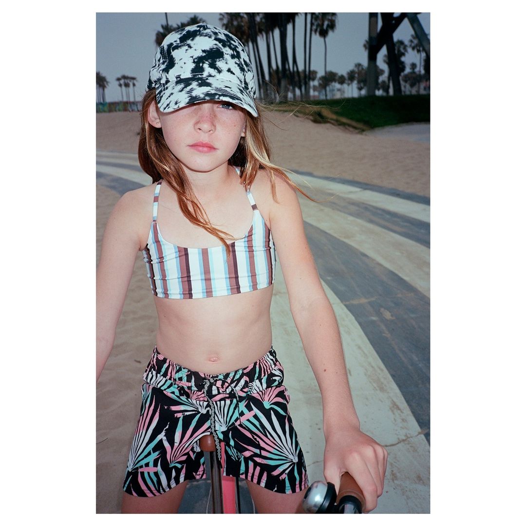 Earnshaw's |  Oct. 22